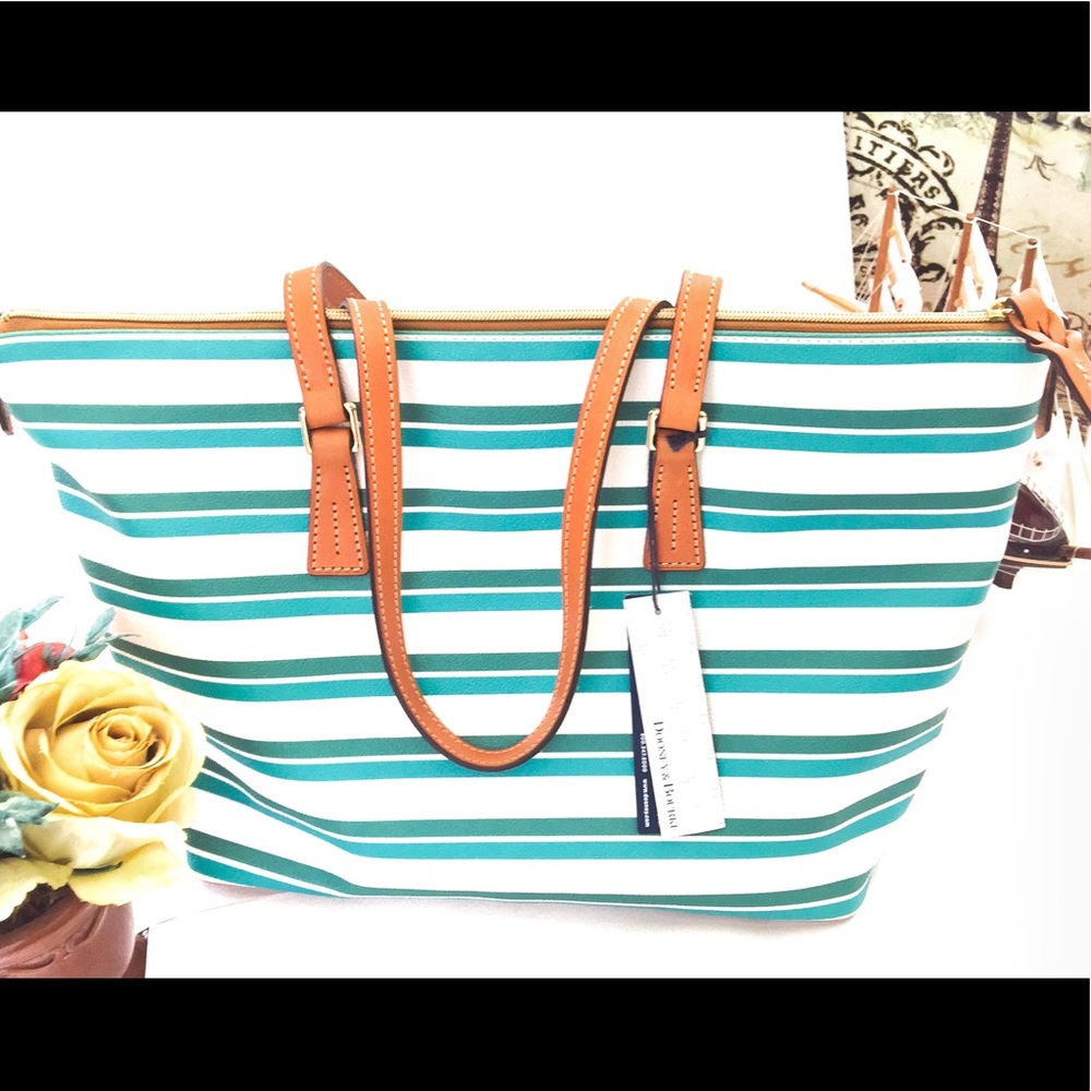SOLD 💙BNWT Dooney & Bourke Tote-it's Beautiful!! - Picture 3 of 8